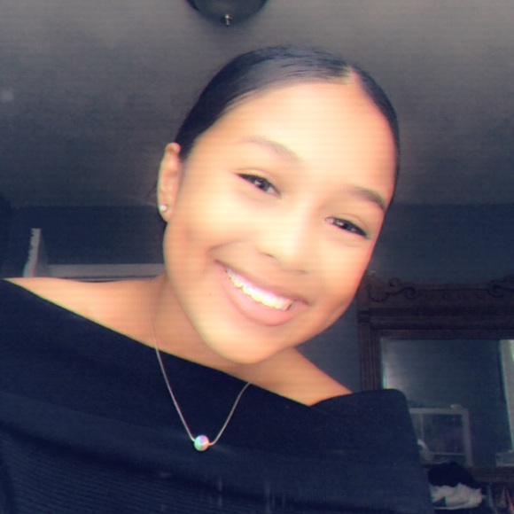 Meet your Posher, Gisselle - Picture 1 of 1